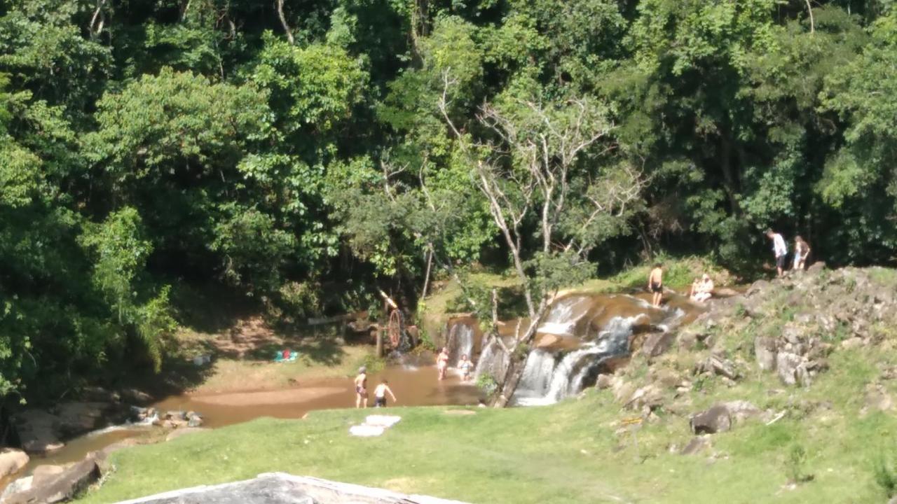 Chales Cachoeira Do Cafundo Буэну-Брандан Экстерьер фото